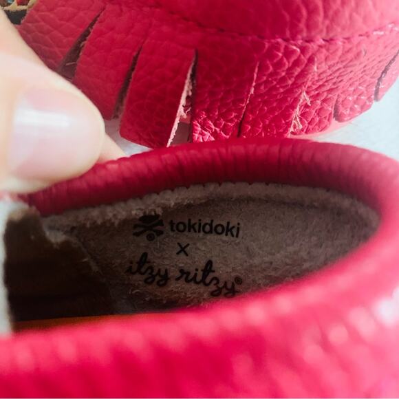 Tokidoki Itzy Ritzy Pink Embroidered Moccasins - Picture 7 of 7